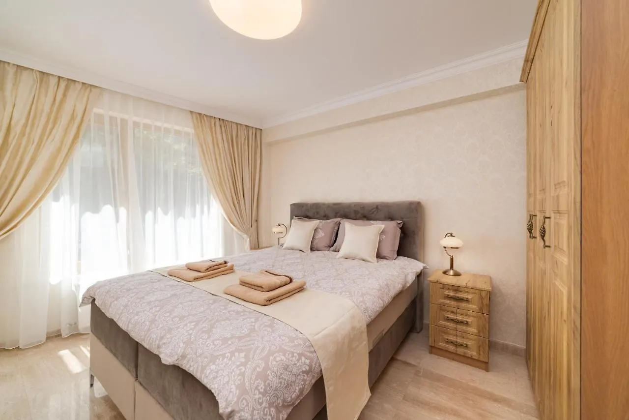 Deluxe And Central Garden Apartment Varna Bulharsko